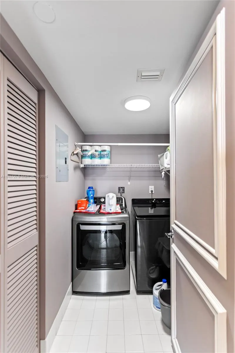 3598 Yacht Club Dr, #1004