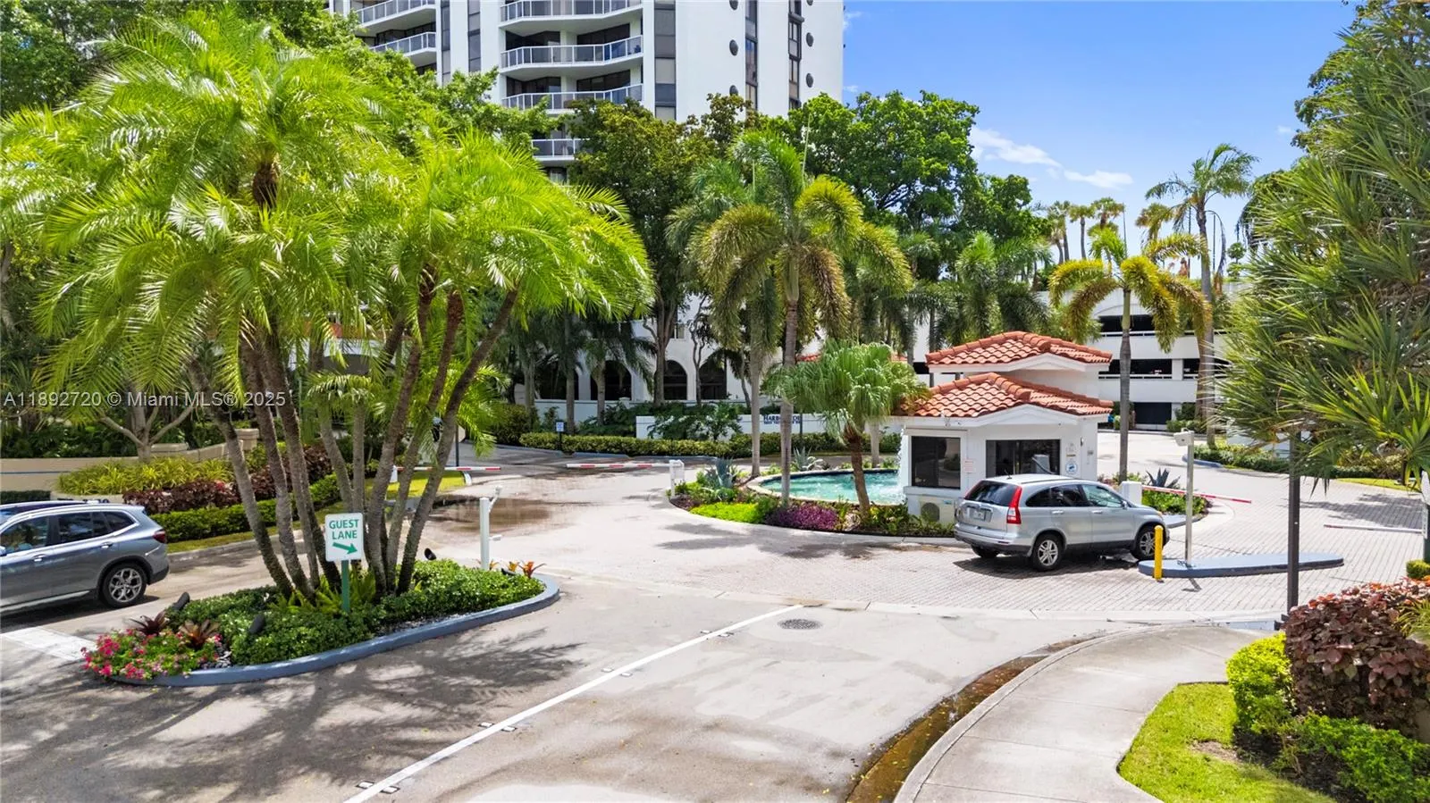 3598 Yacht Club Dr, #1004