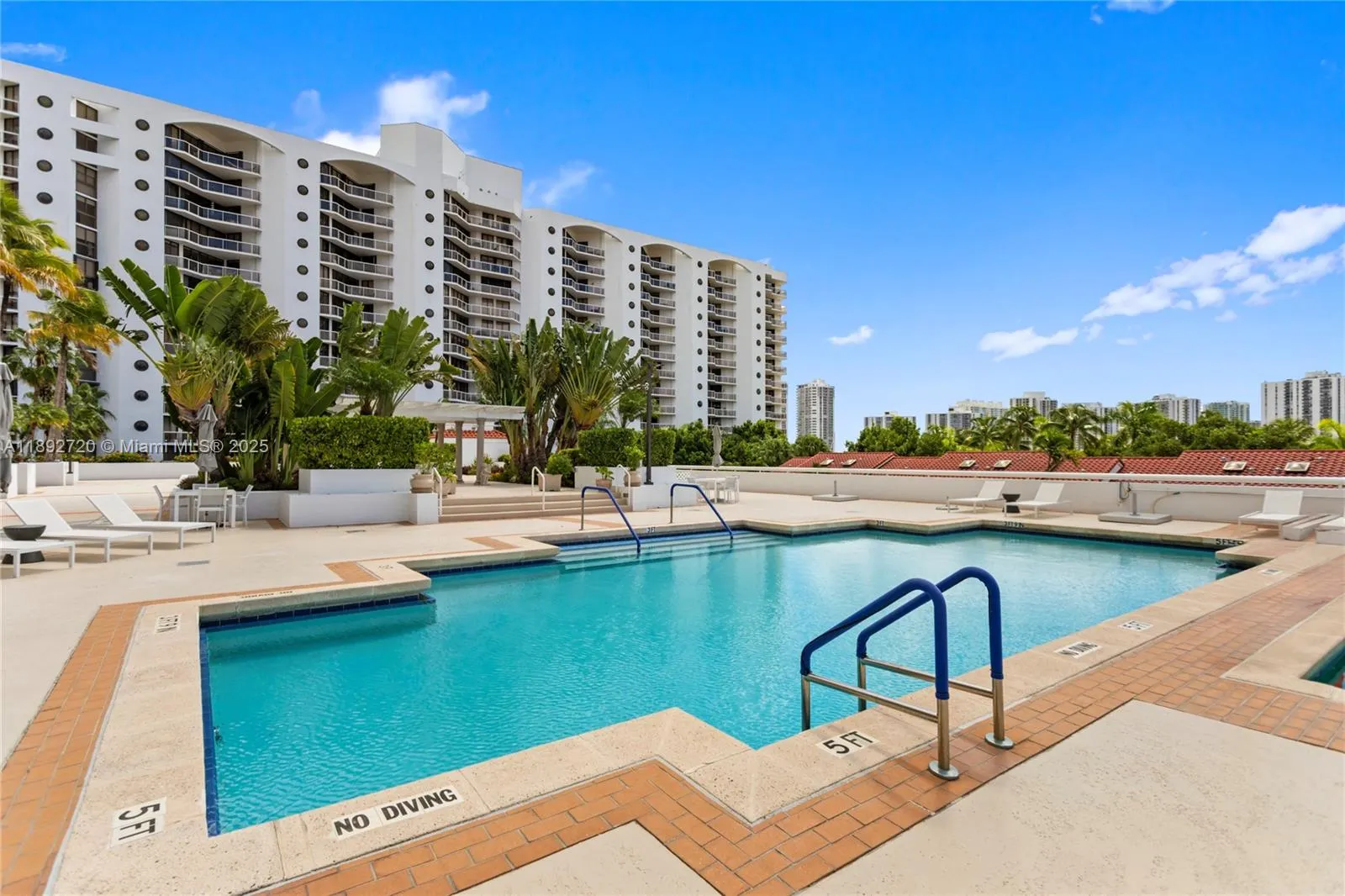 3598 Yacht Club Dr, #1004