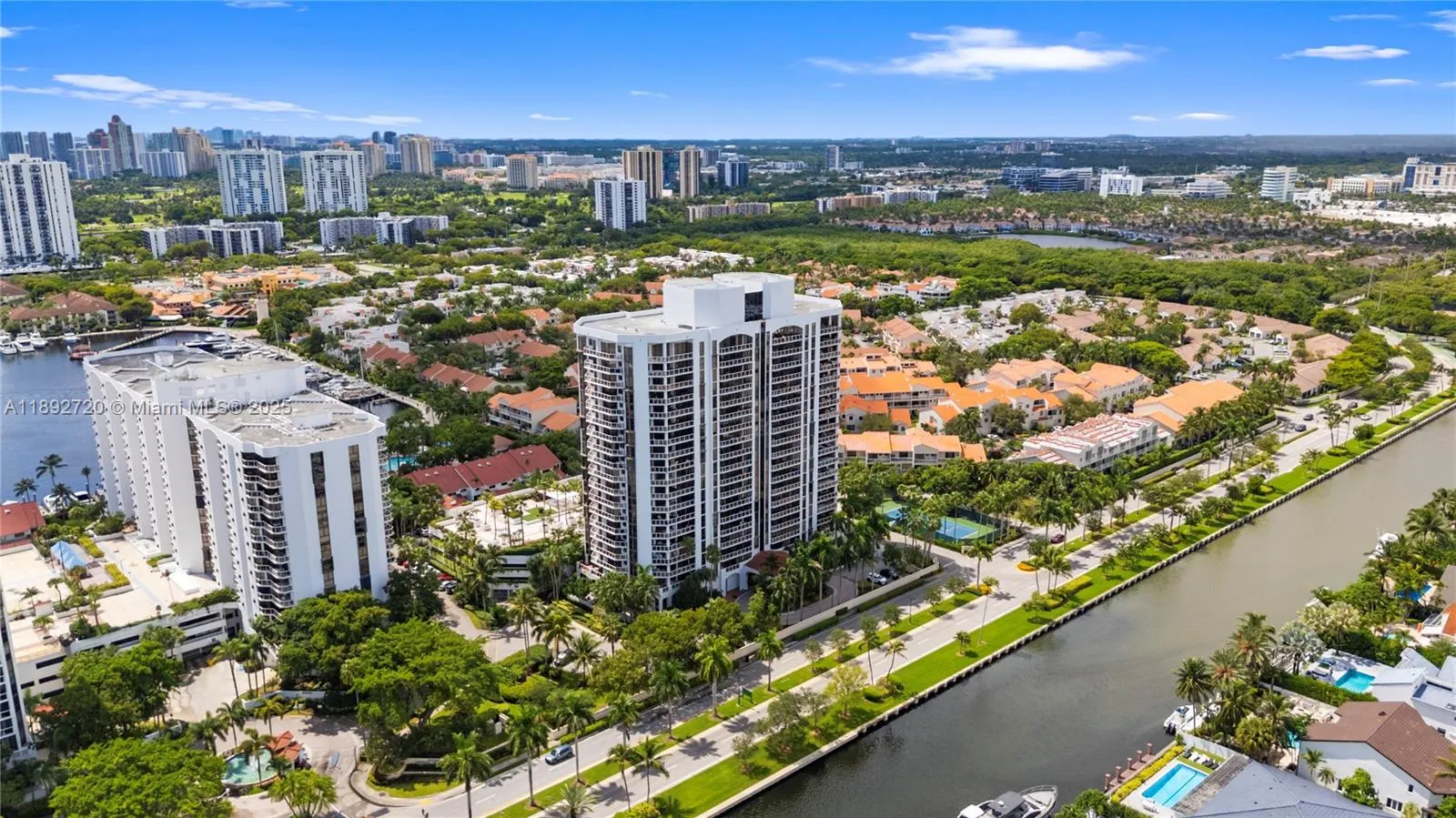 3598 Yacht Club Dr, #1004