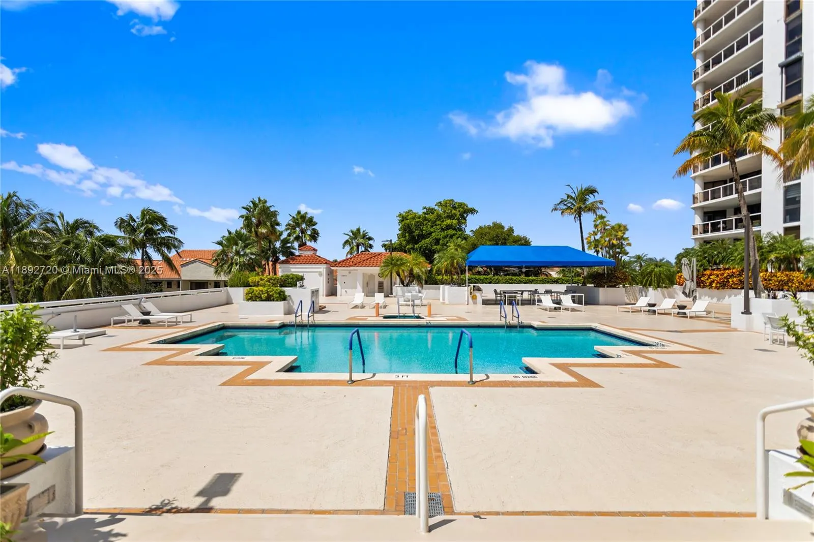 3598 Yacht Club Dr, #1004