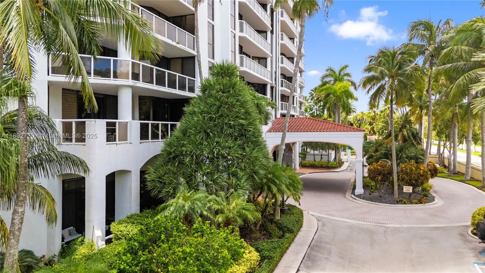 3598 Yacht Club Dr, #1004