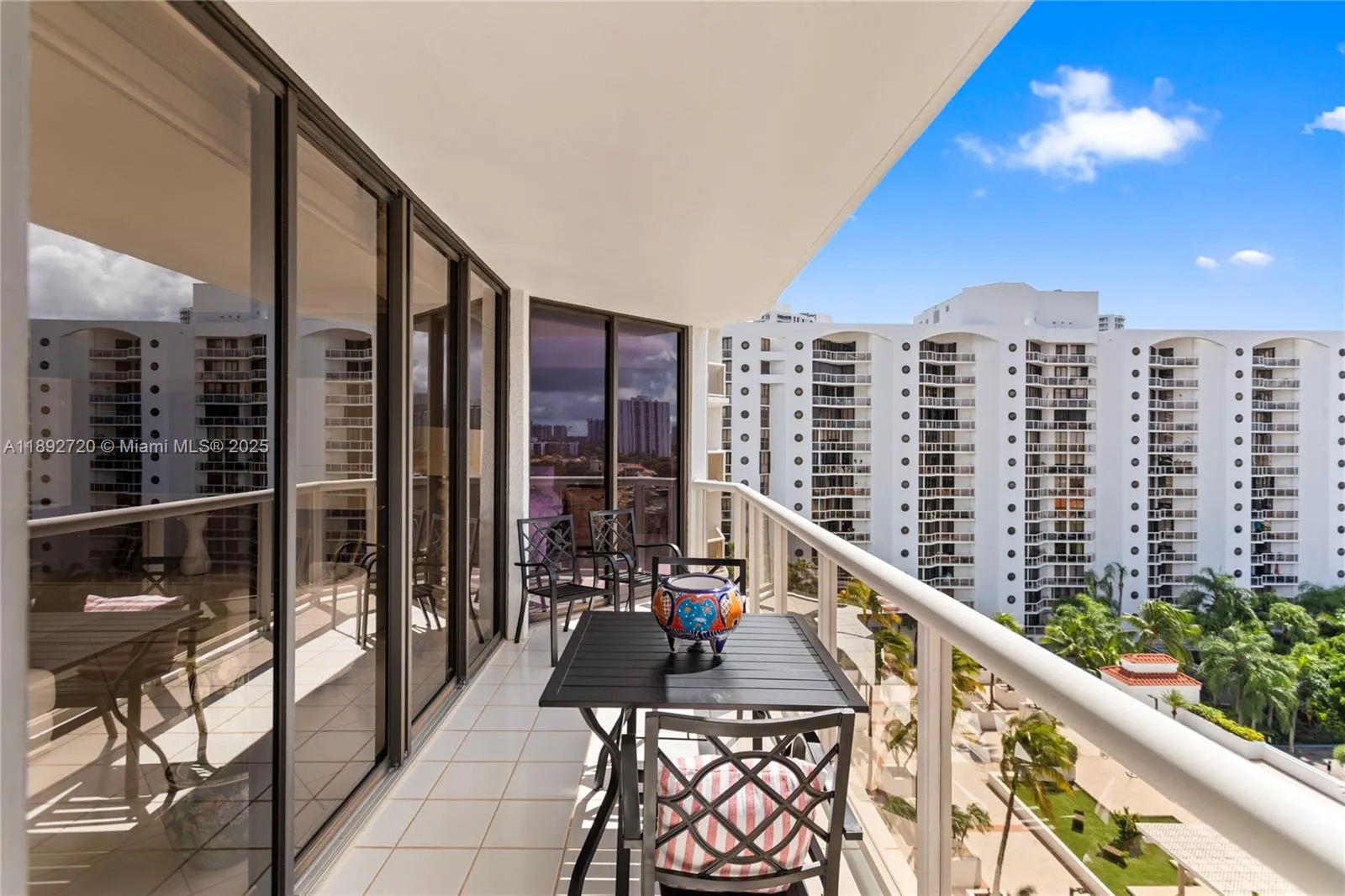 3598 Yacht Club Dr, #1004