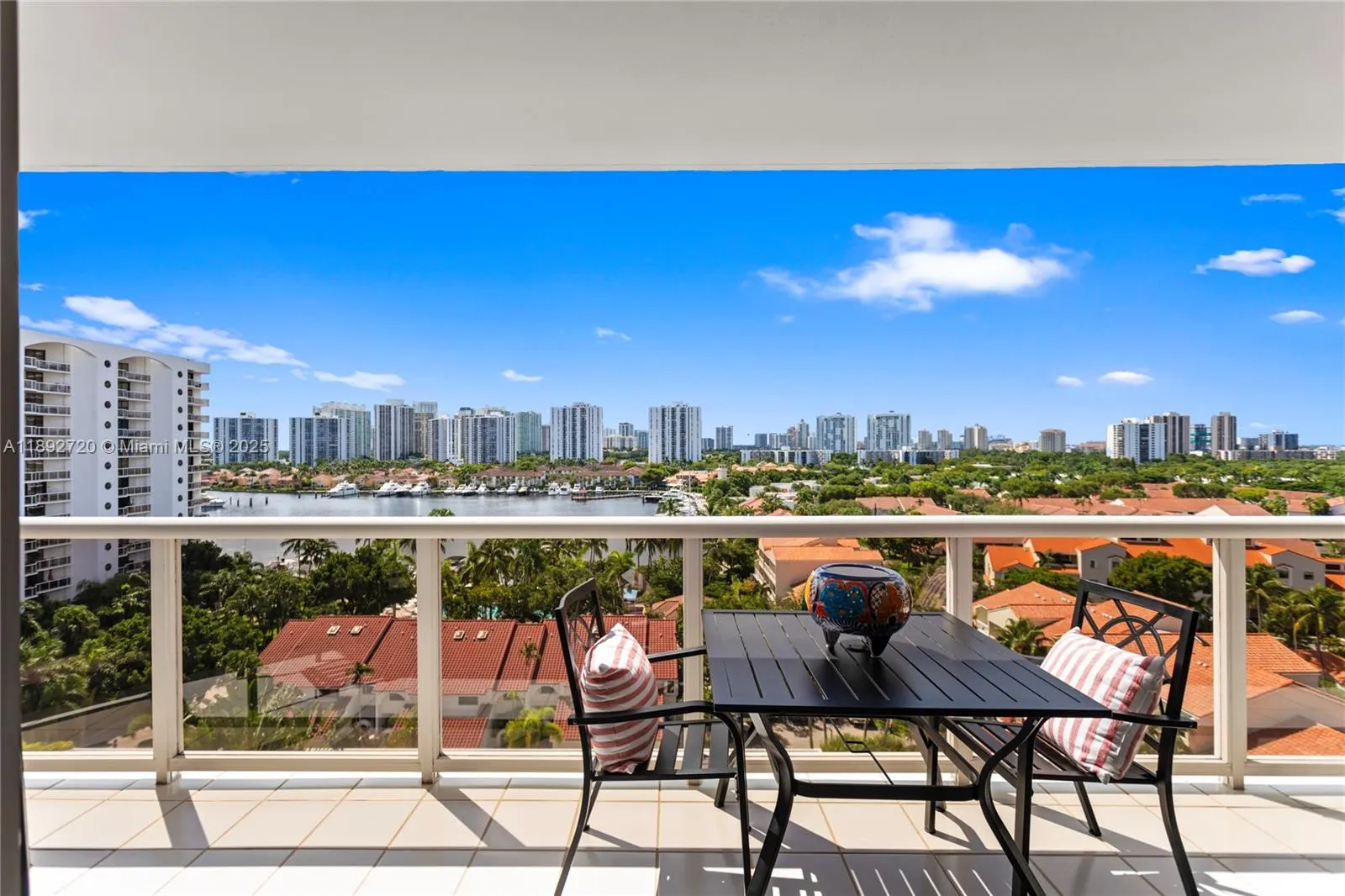 3598 Yacht Club Dr, #1004
