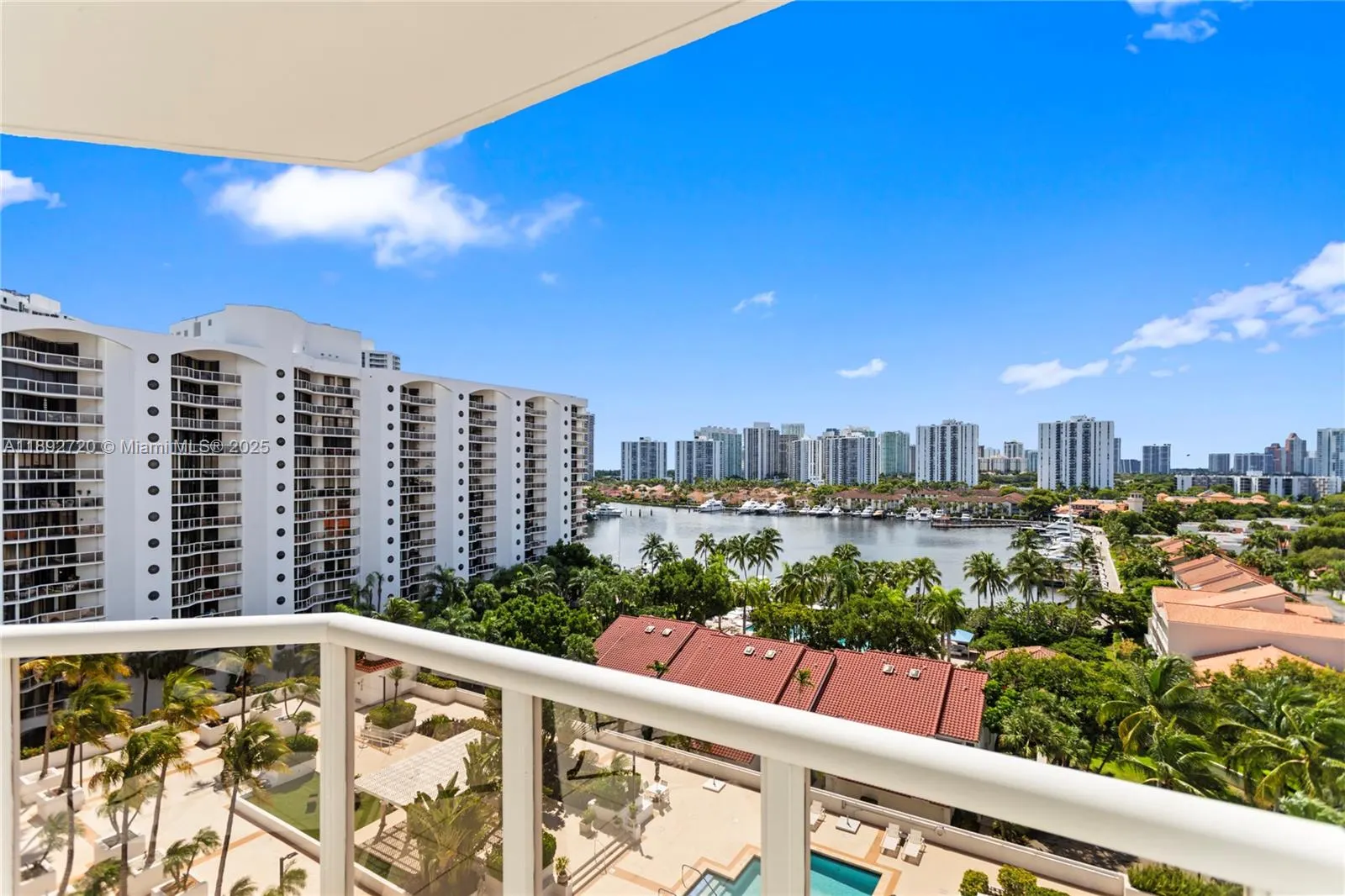 3598 Yacht Club Dr, #1004