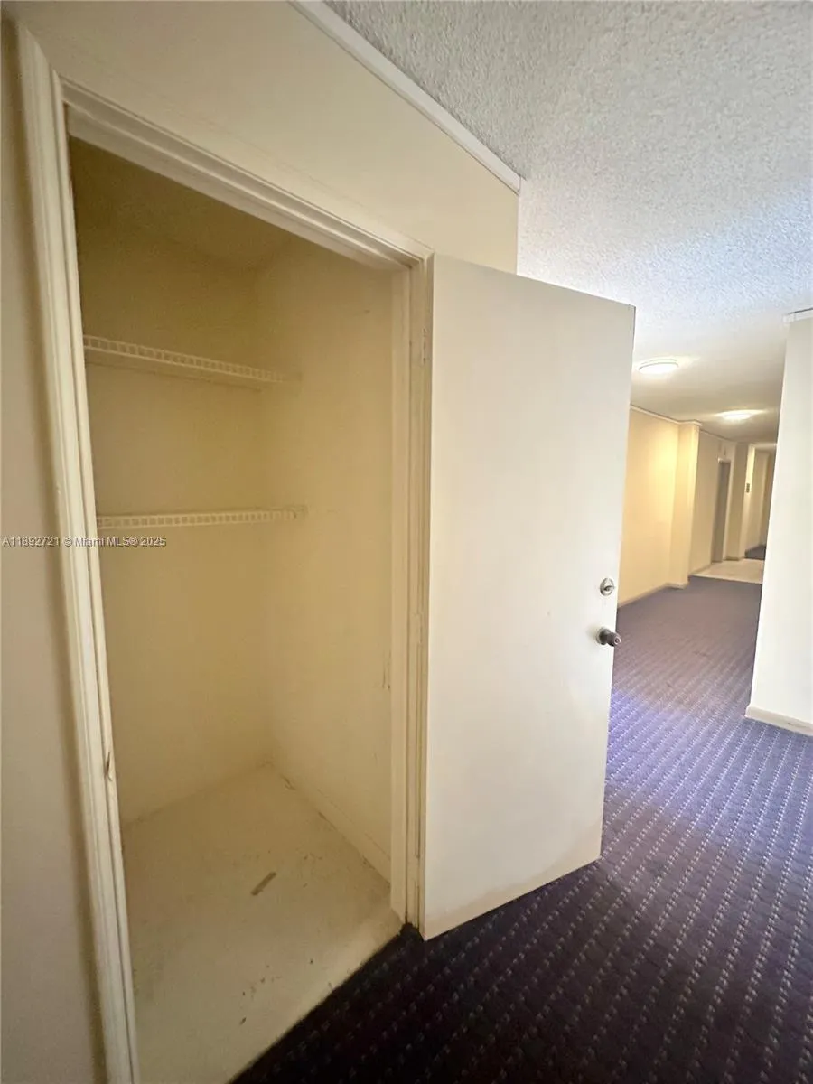 900 NE 18th Ave, #304