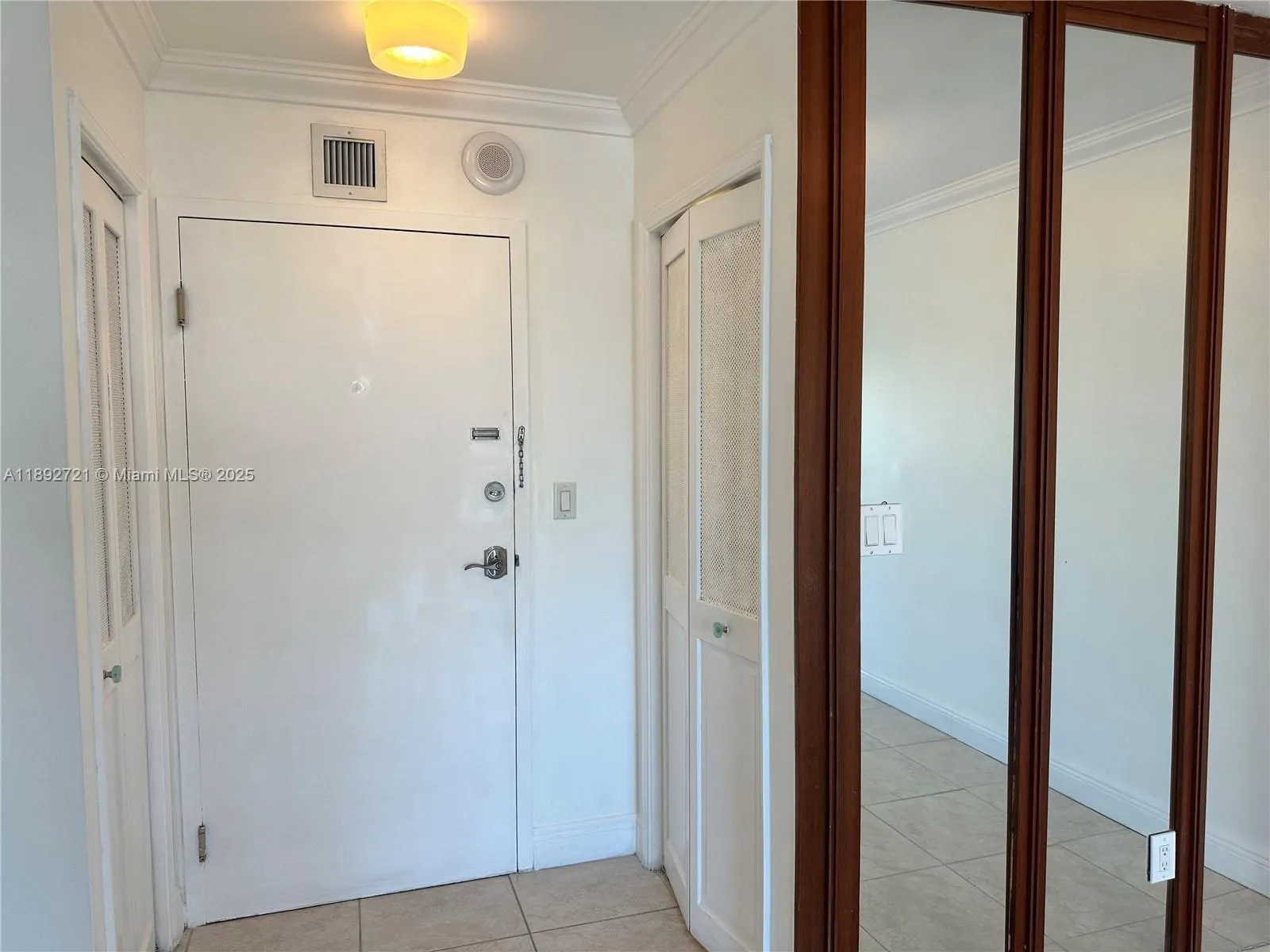 900 NE 18th Ave, #304