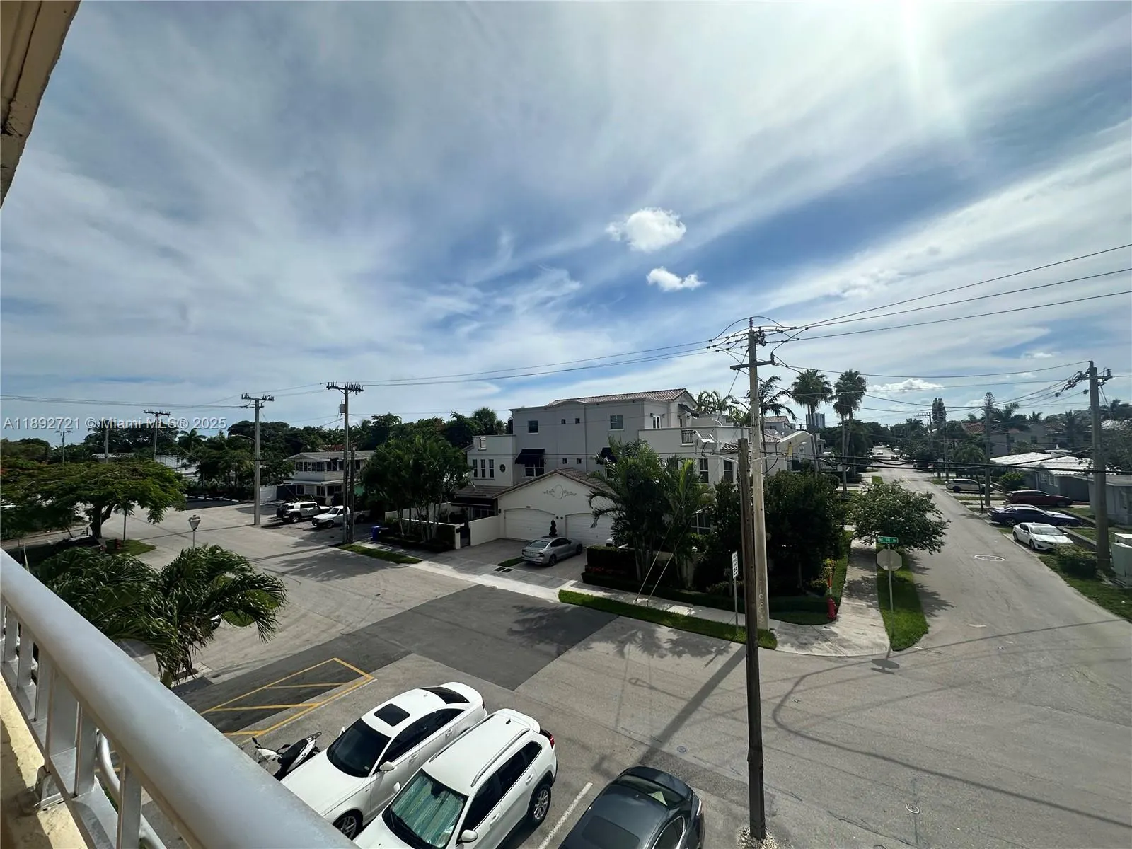 900 NE 18th Ave, #304