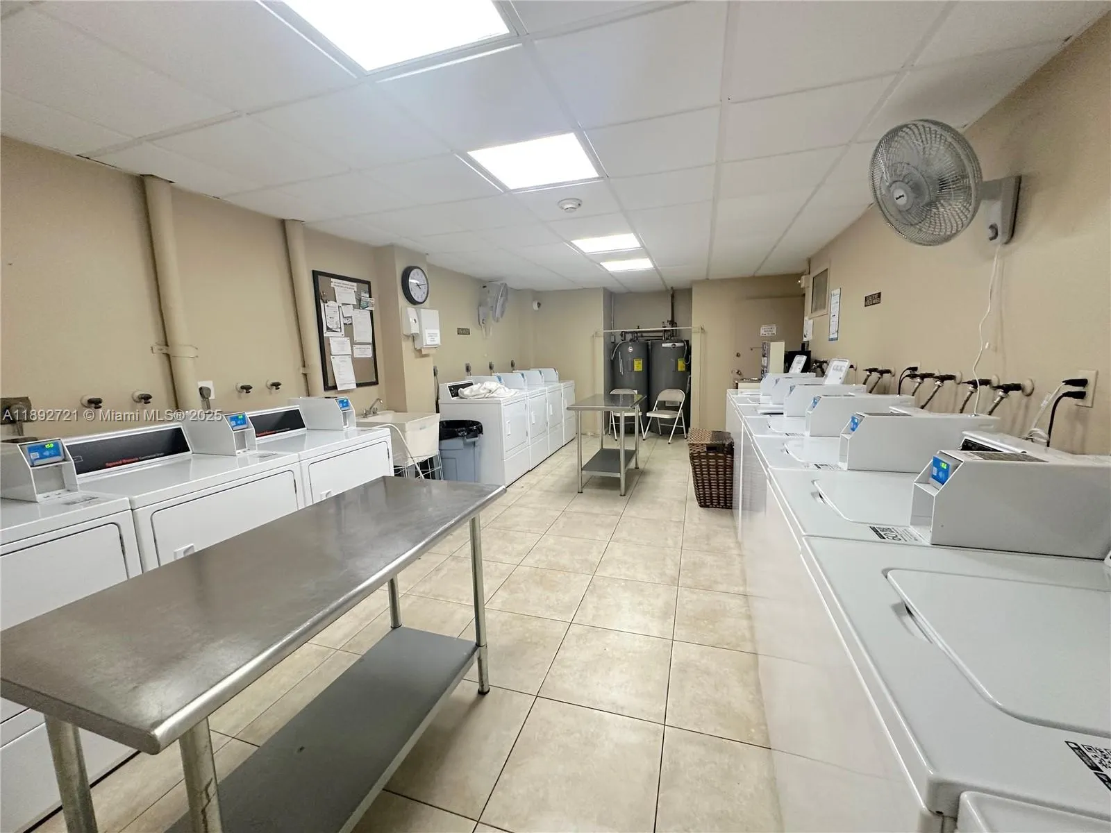 900 NE 18th Ave, #304