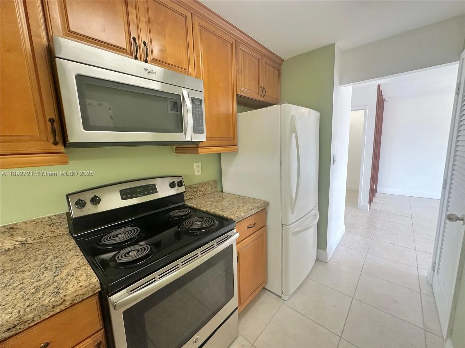 900 NE 18th Ave, #304