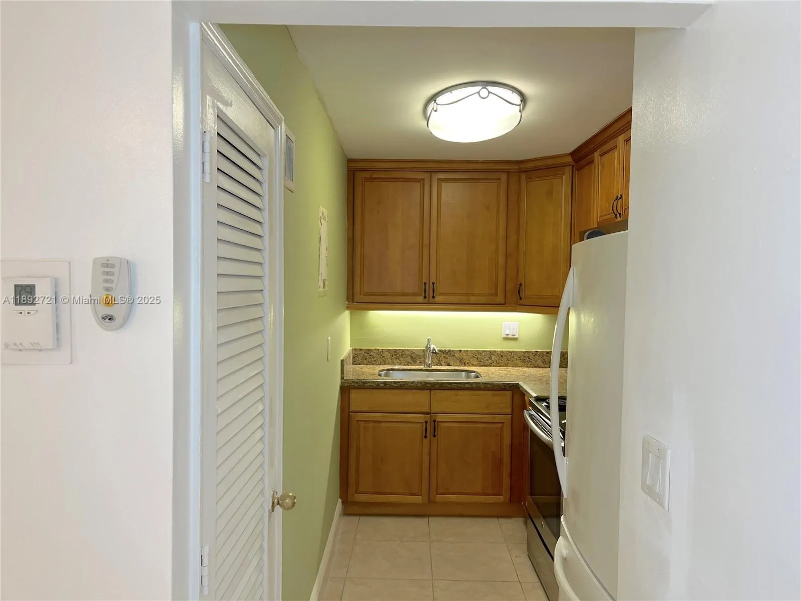 900 NE 18th Ave, #304