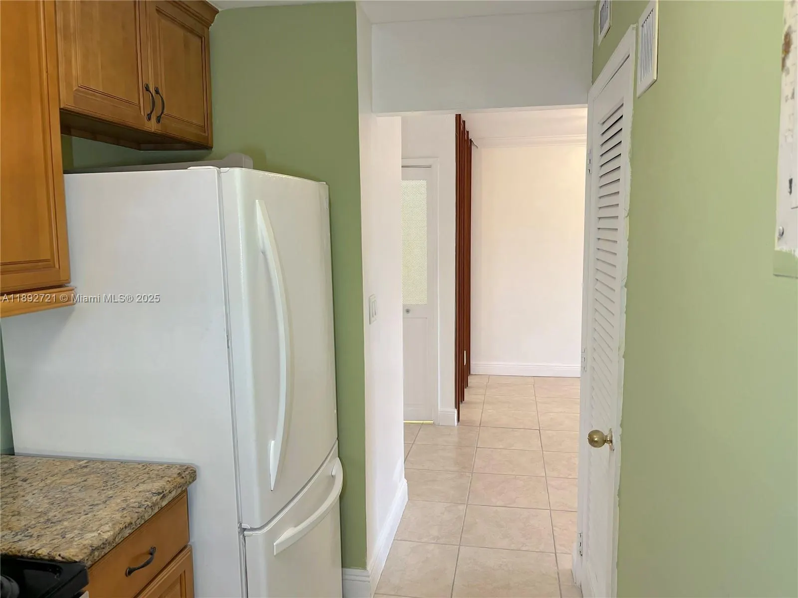 900 NE 18th Ave, #304