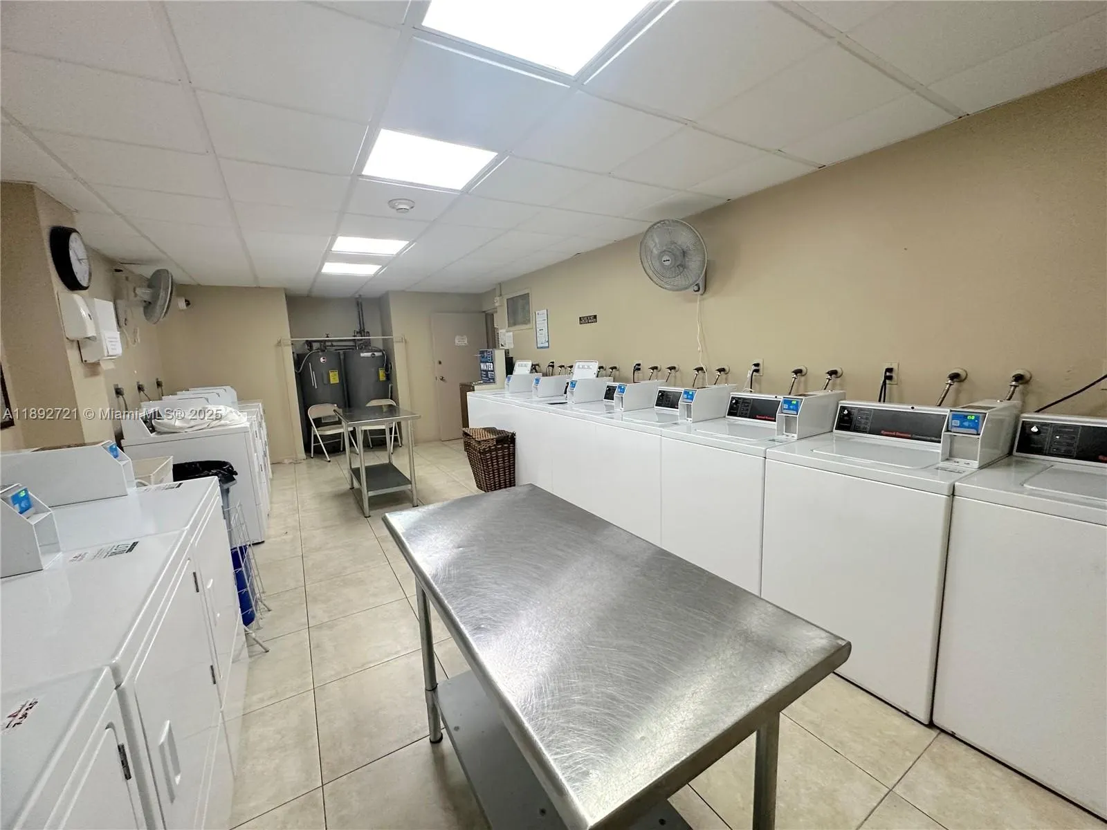900 NE 18th Ave, #304