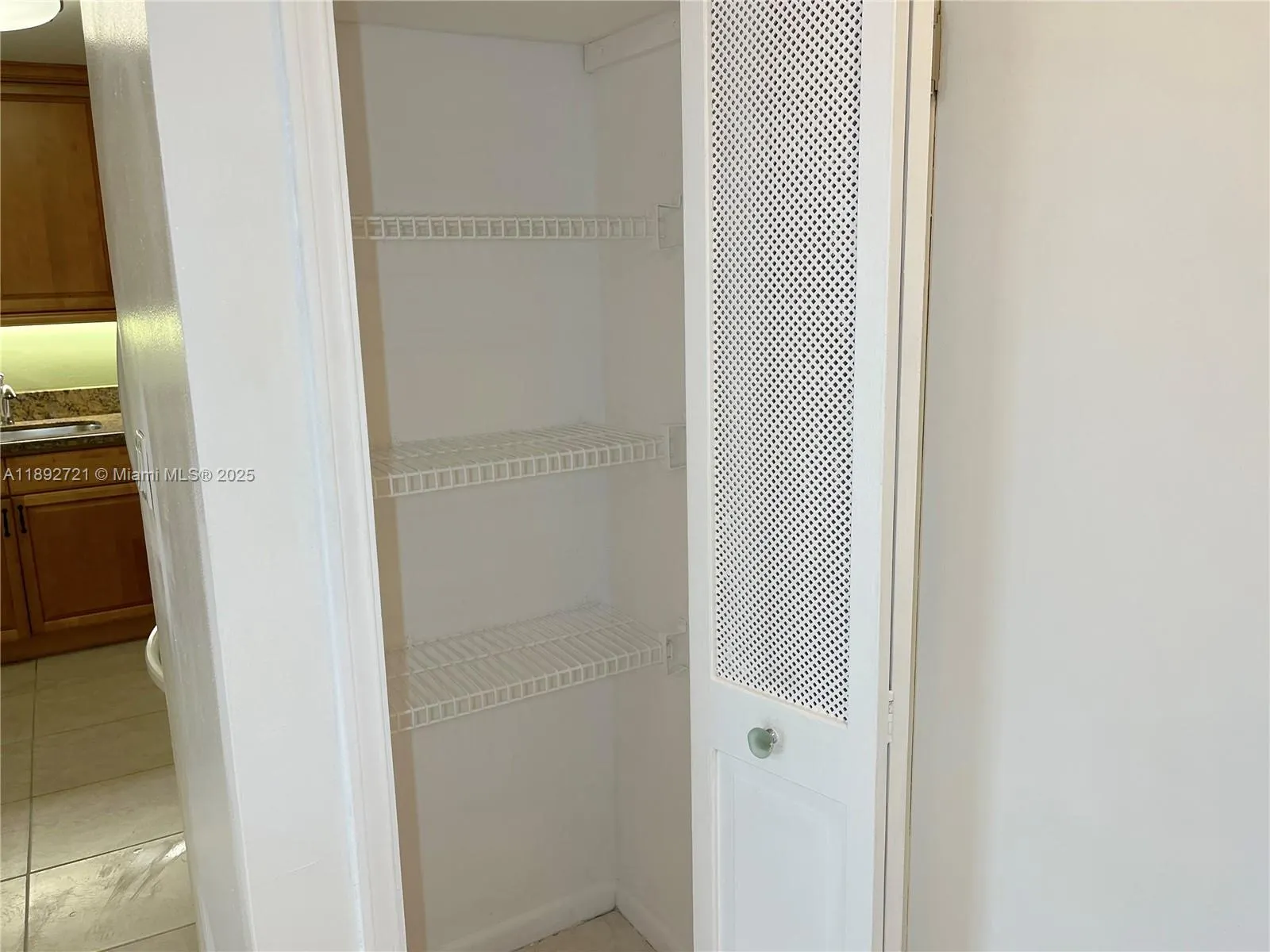 900 NE 18th Ave, #304