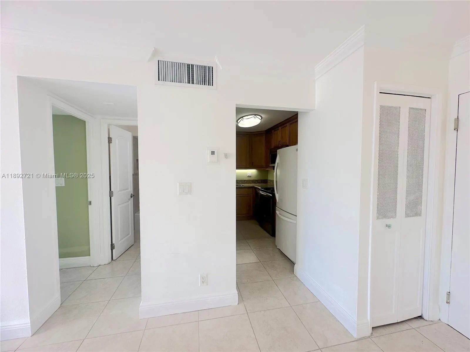 900 NE 18th Ave, #304