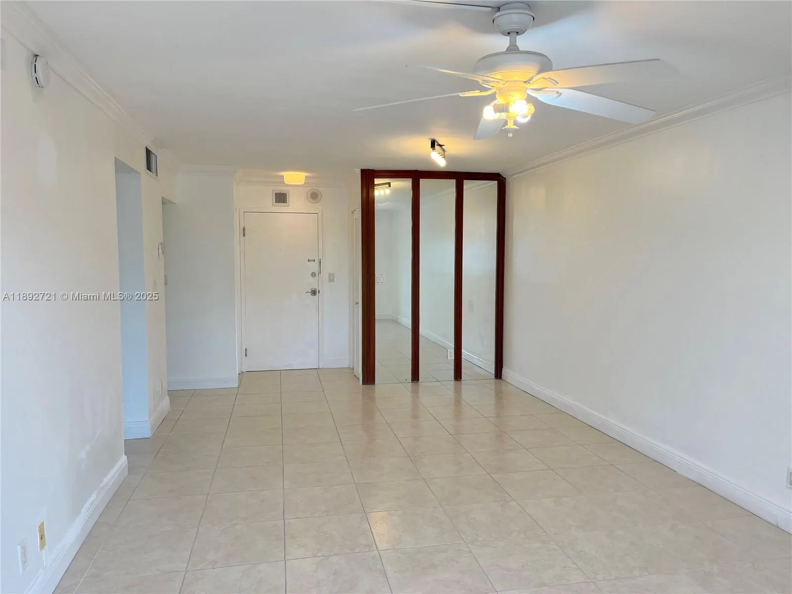 900 NE 18th Ave, #304