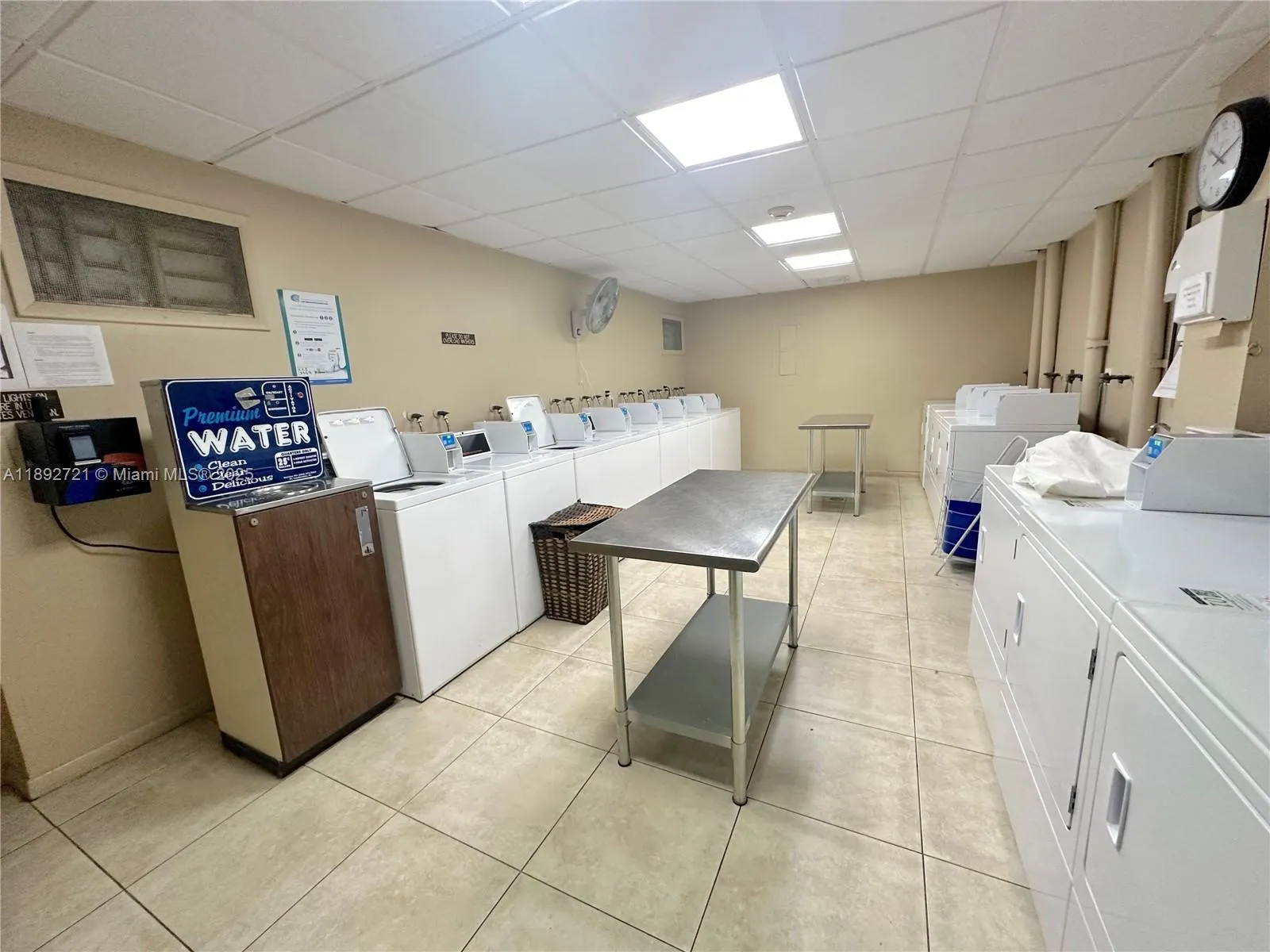 900 NE 18th Ave, #304