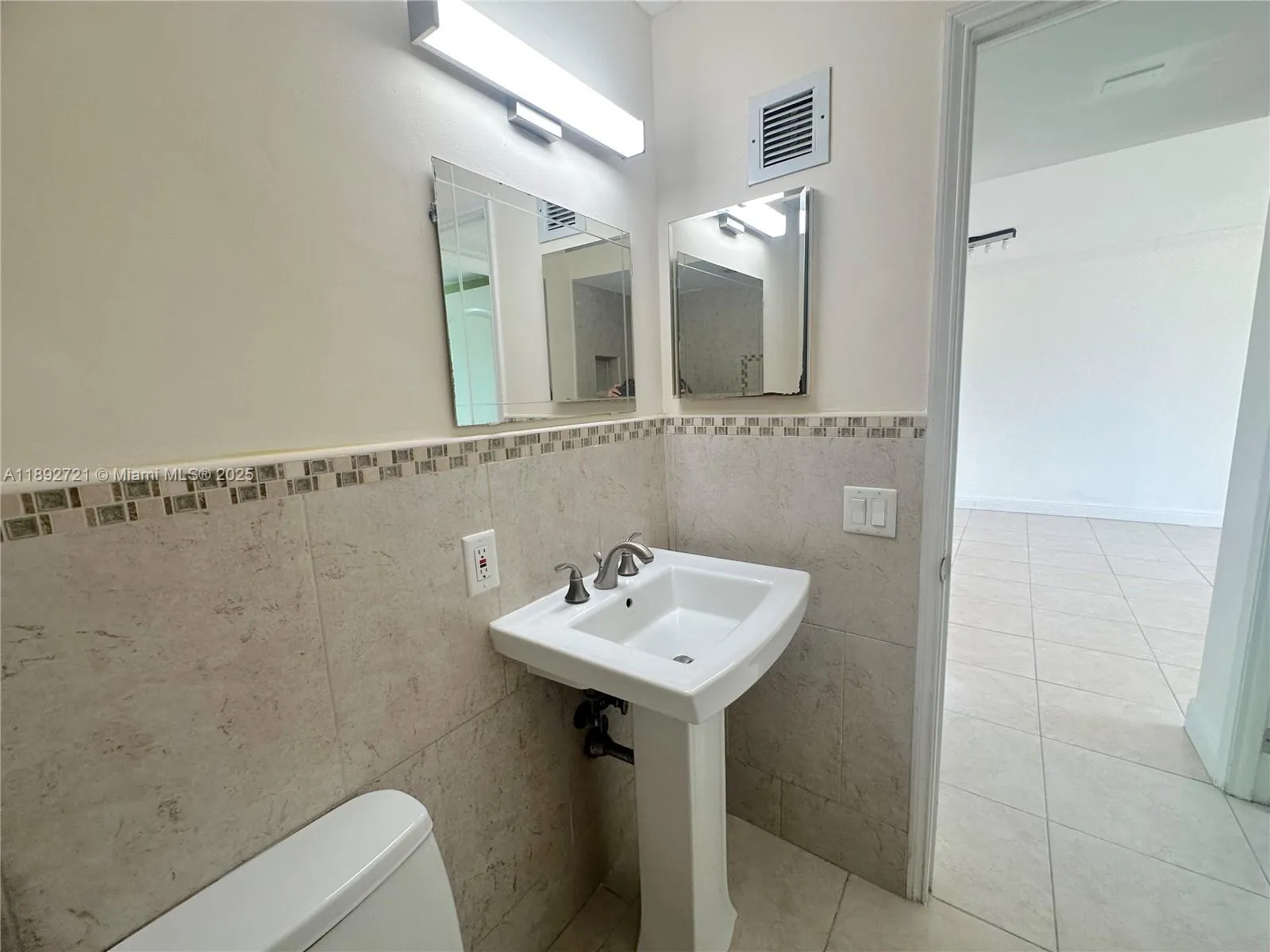 900 NE 18th Ave, #304