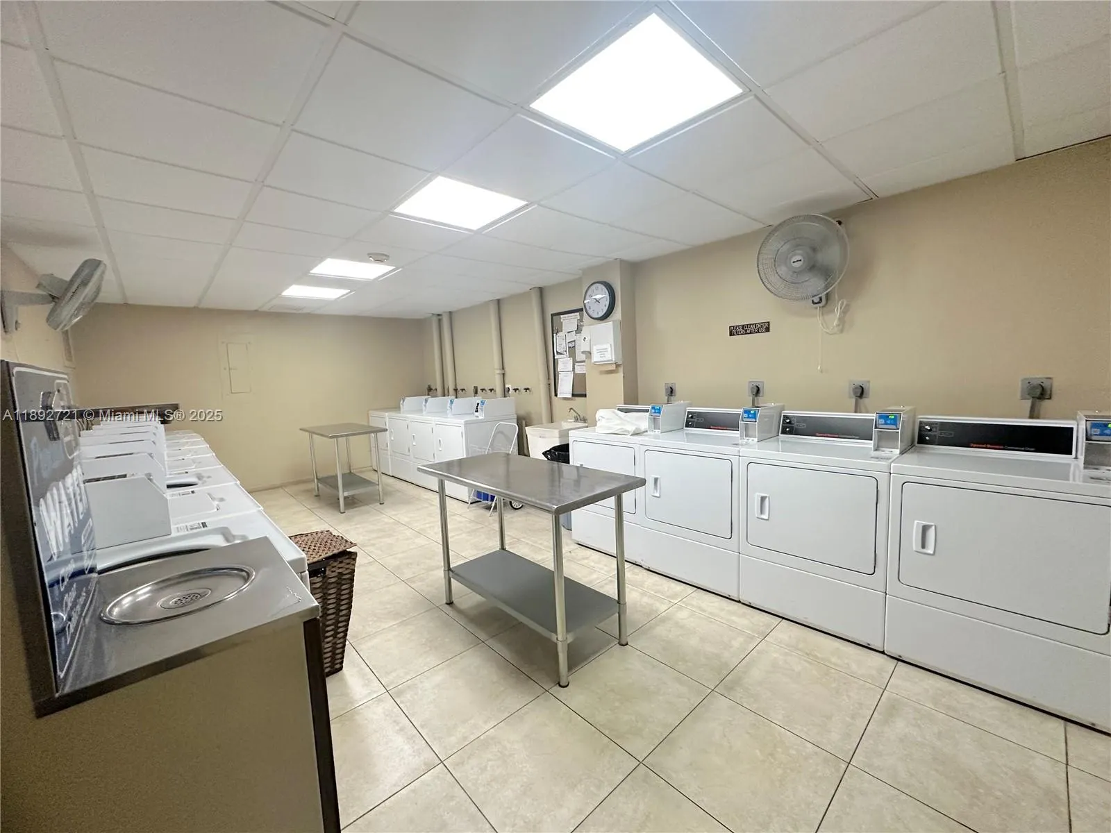 900 NE 18th Ave, #304
