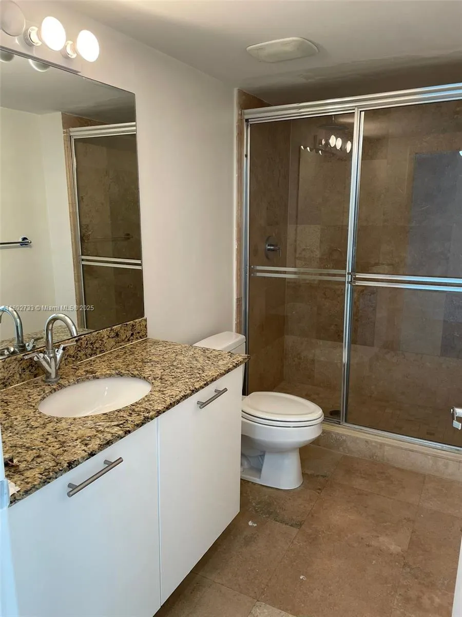 41 SE 5th St, #1001