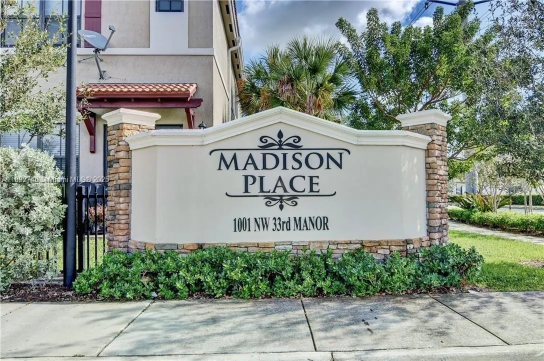 1071 NW 33rd Ct