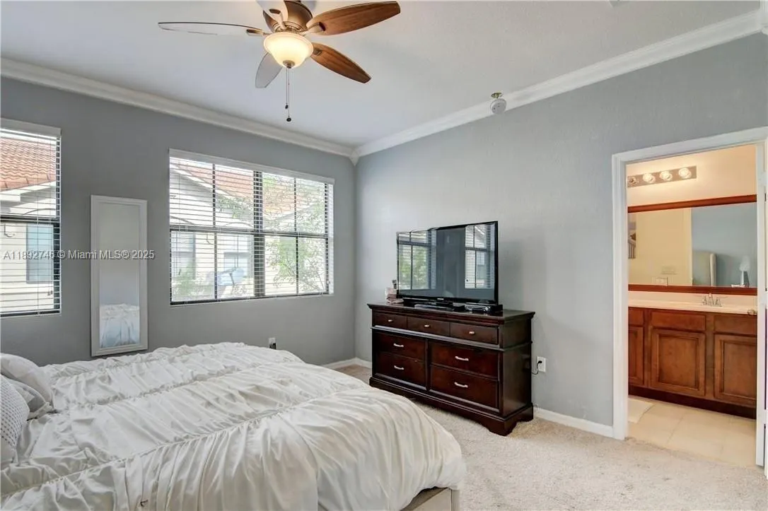 1071 NW 33rd Ct