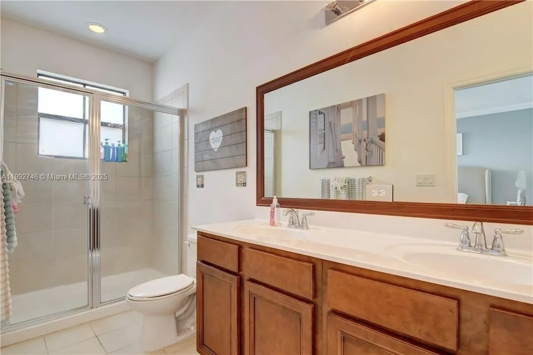 1071 NW 33rd Ct