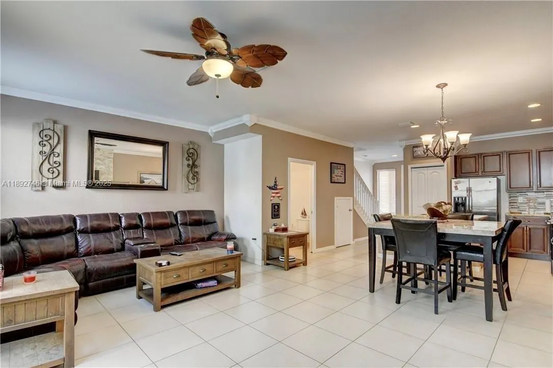1071 NW 33rd Ct
