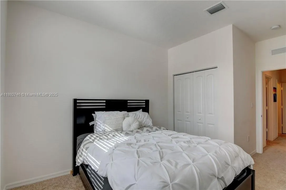 1071 NW 33rd Ct
