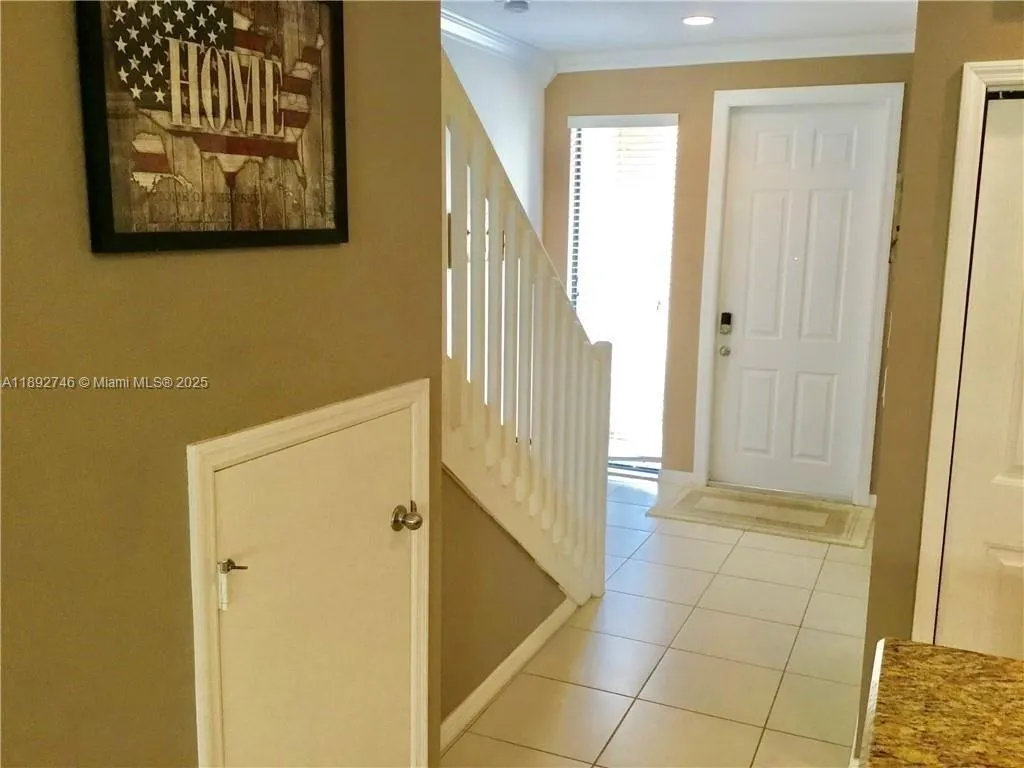 1071 NW 33rd Ct