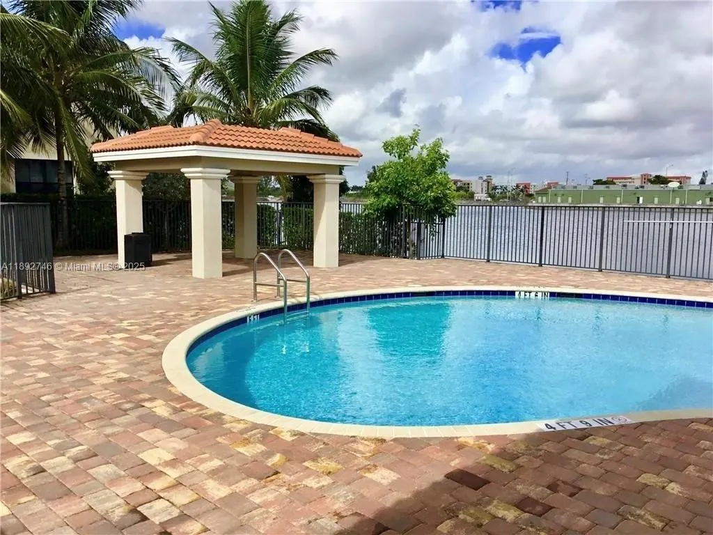 1071 NW 33rd Ct