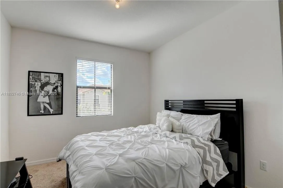1071 NW 33rd Ct