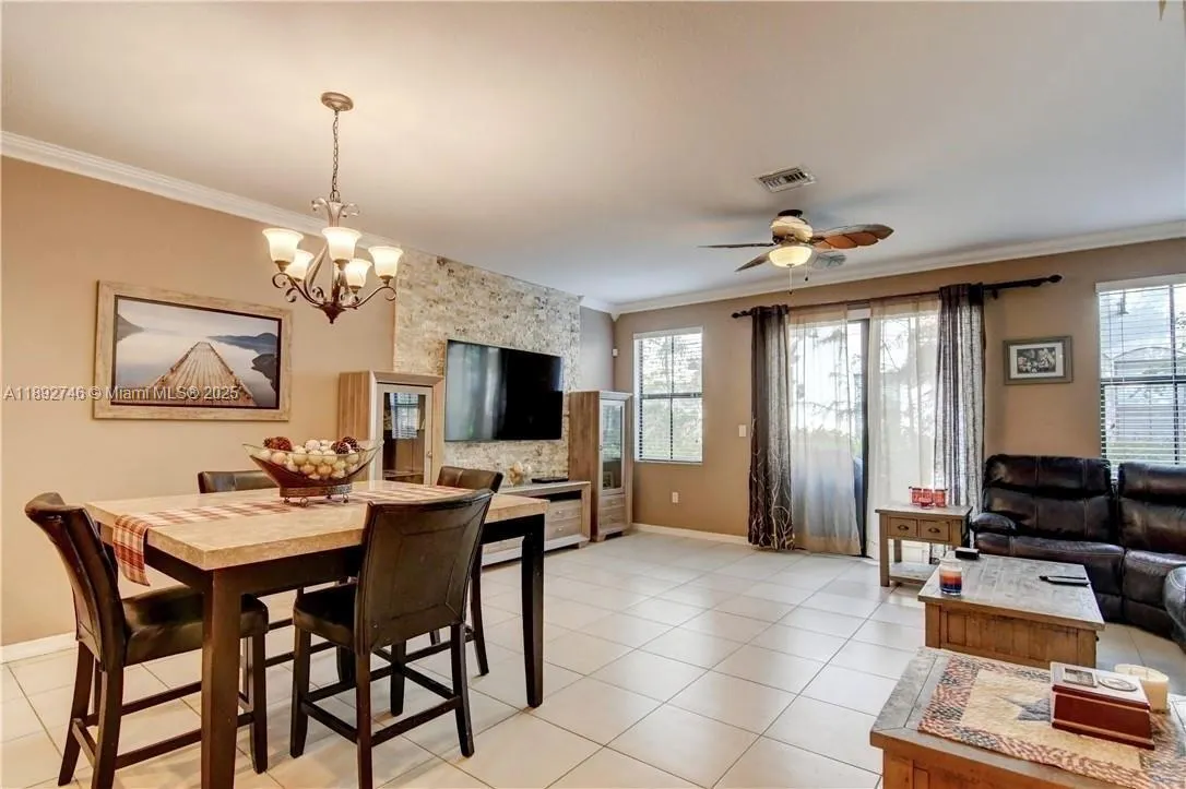 1071 NW 33rd Ct
