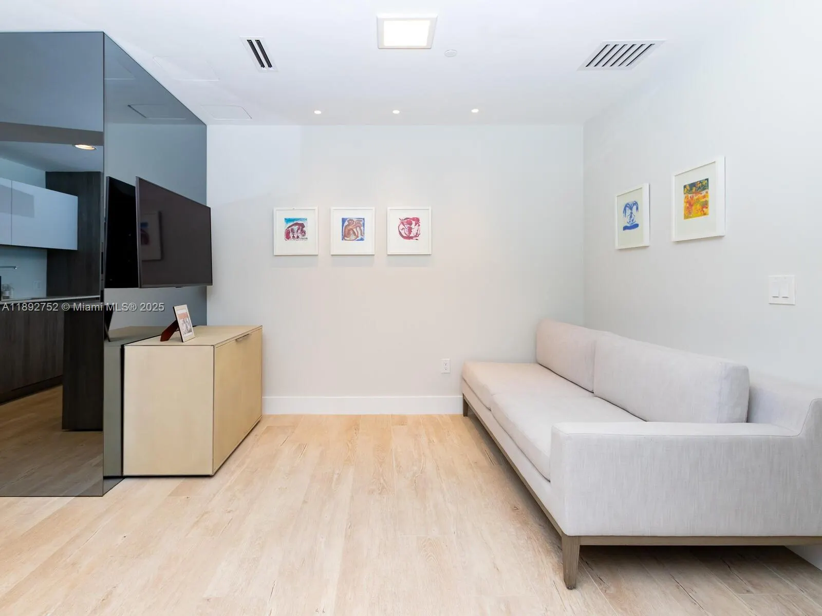360 Ocean Dr, #304S