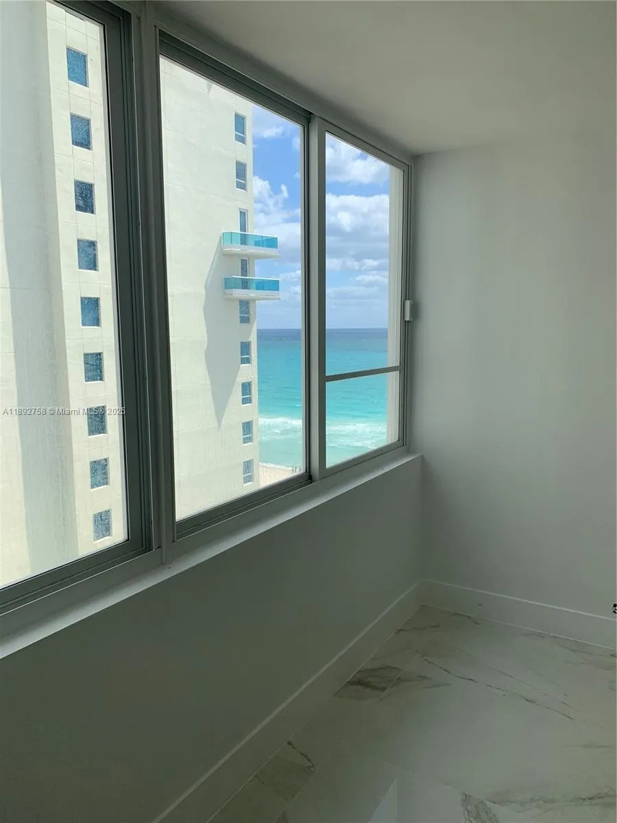 5005 Collins Ave, #1423