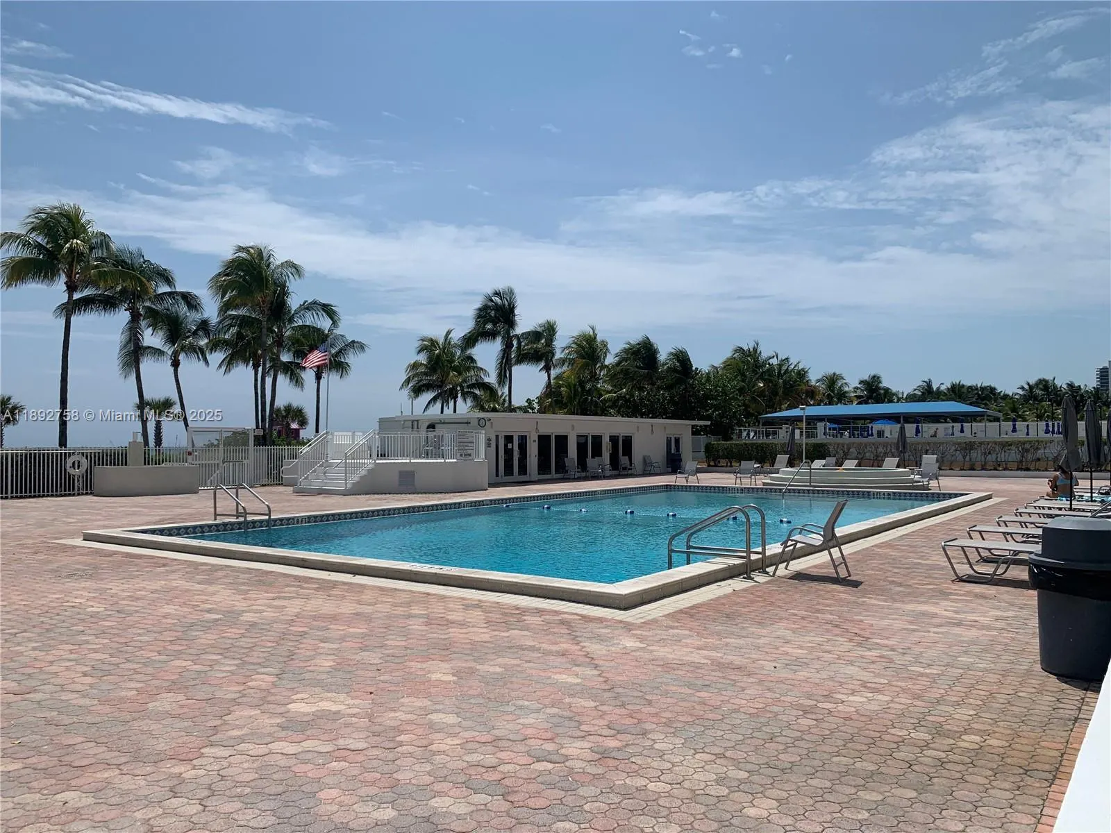 5005 Collins Ave, #1423