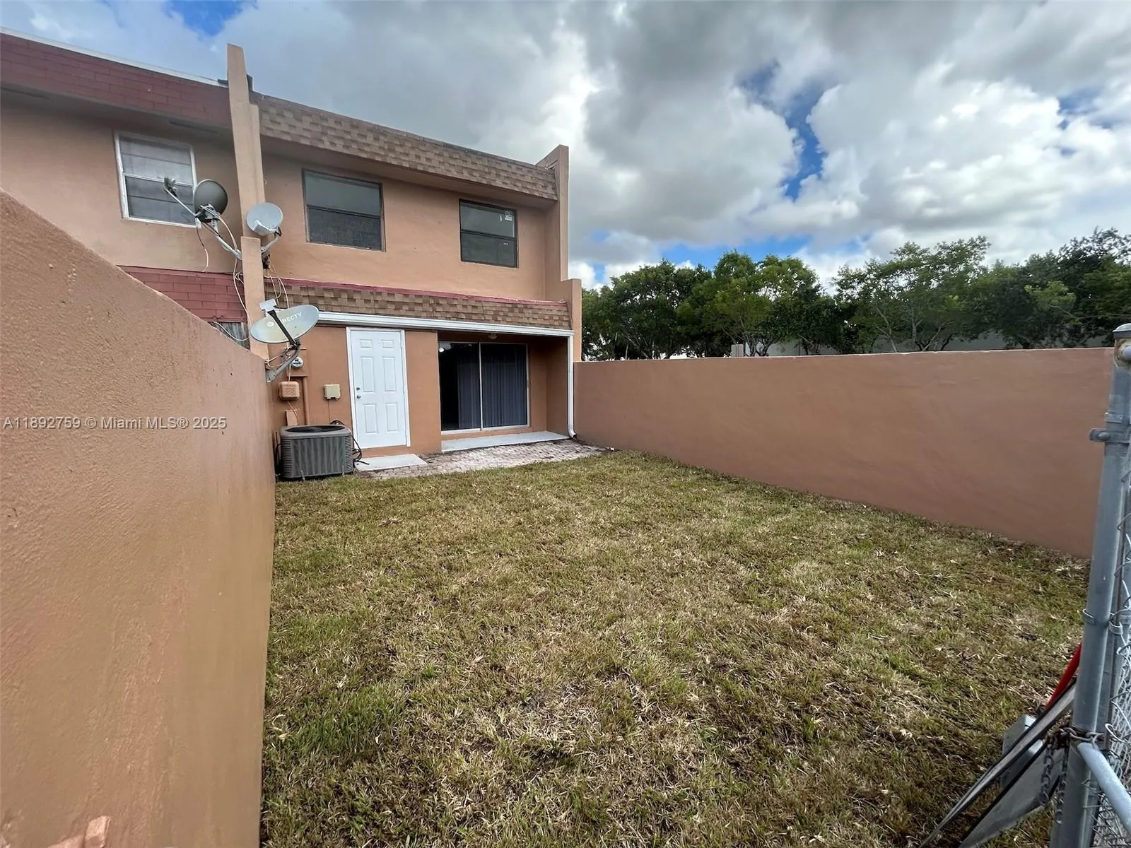 2754 NW 193rd Ter