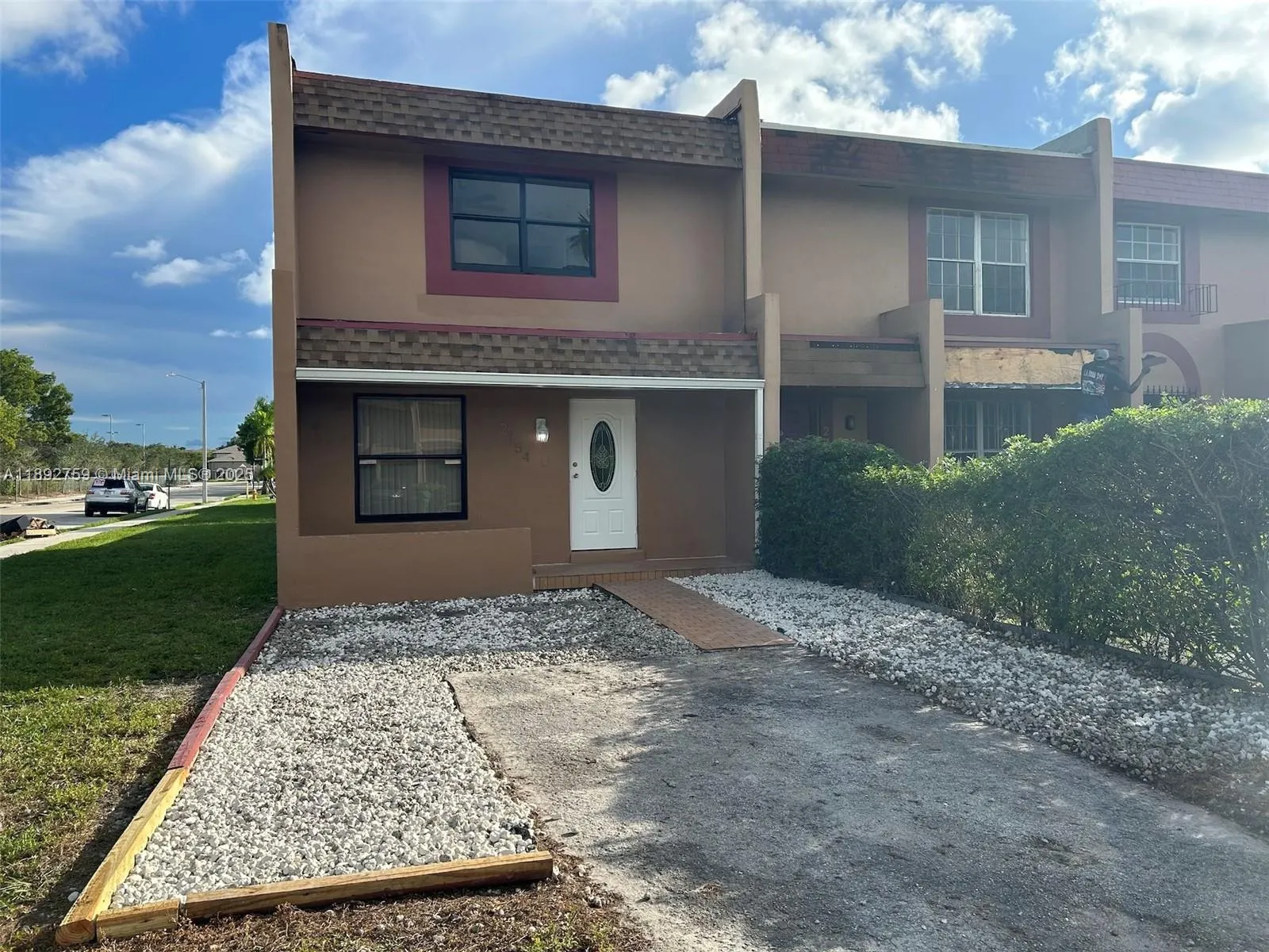 2754 NW 193rd Ter