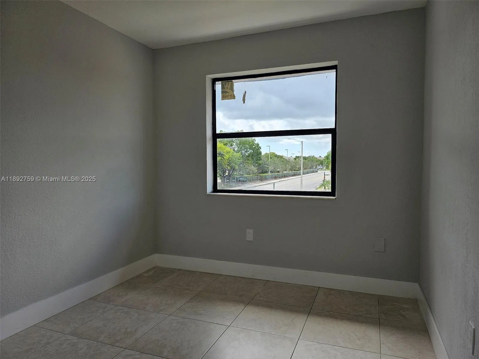 2754 NW 193rd Ter