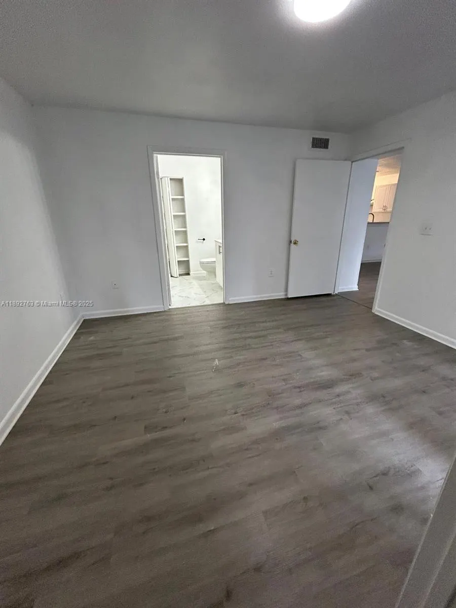 4815 Via Palm Lks, #1411