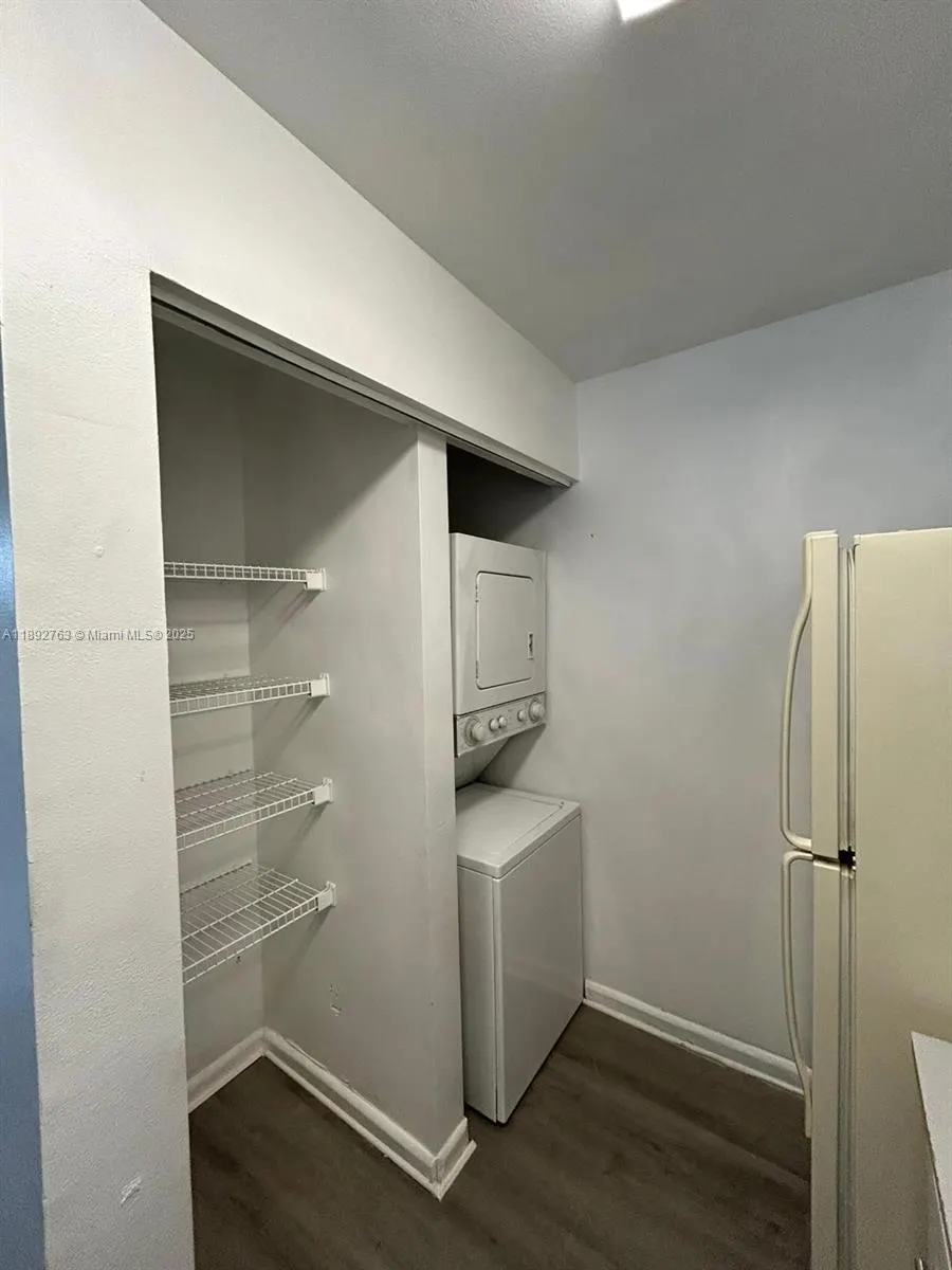 4815 Via Palm Lks, #1411