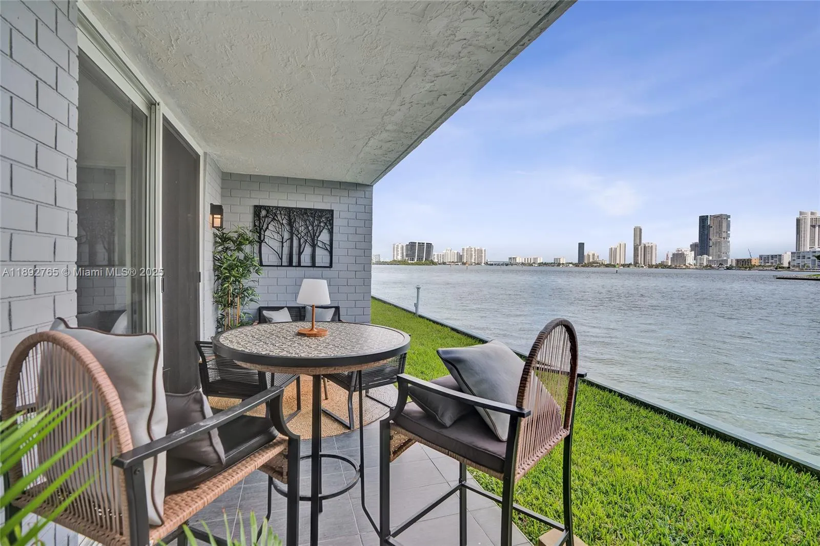 4000 NE 170 ST, #106