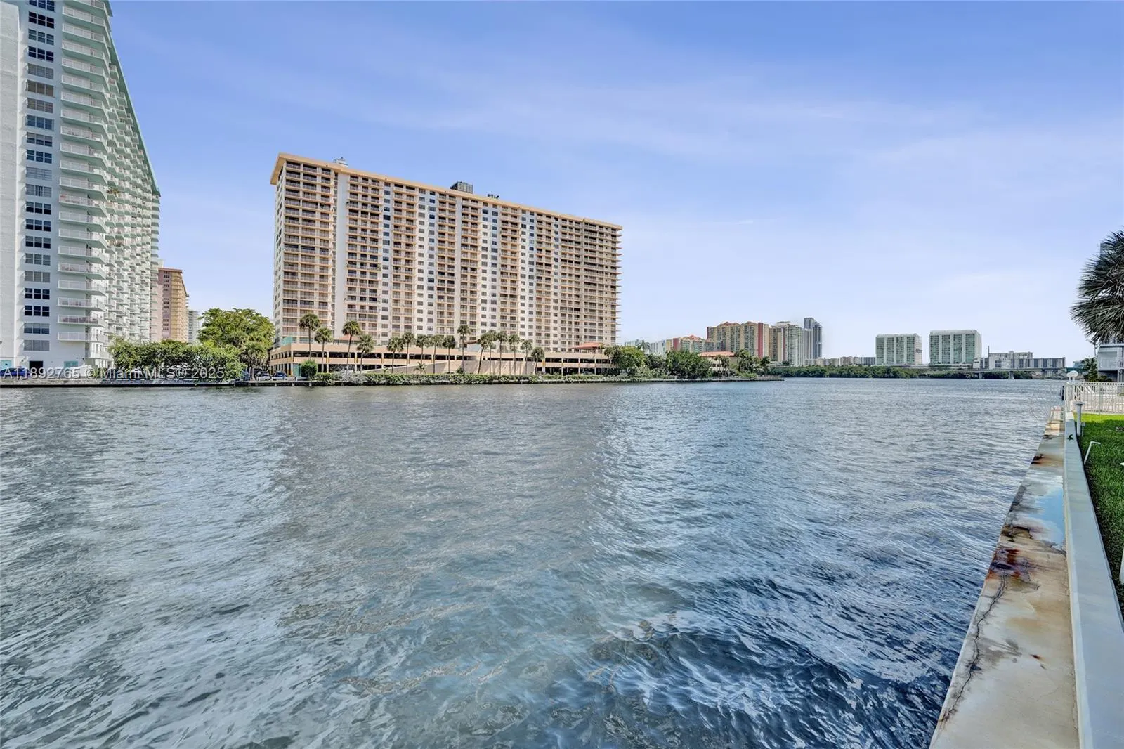 4000 NE 170 ST, #106