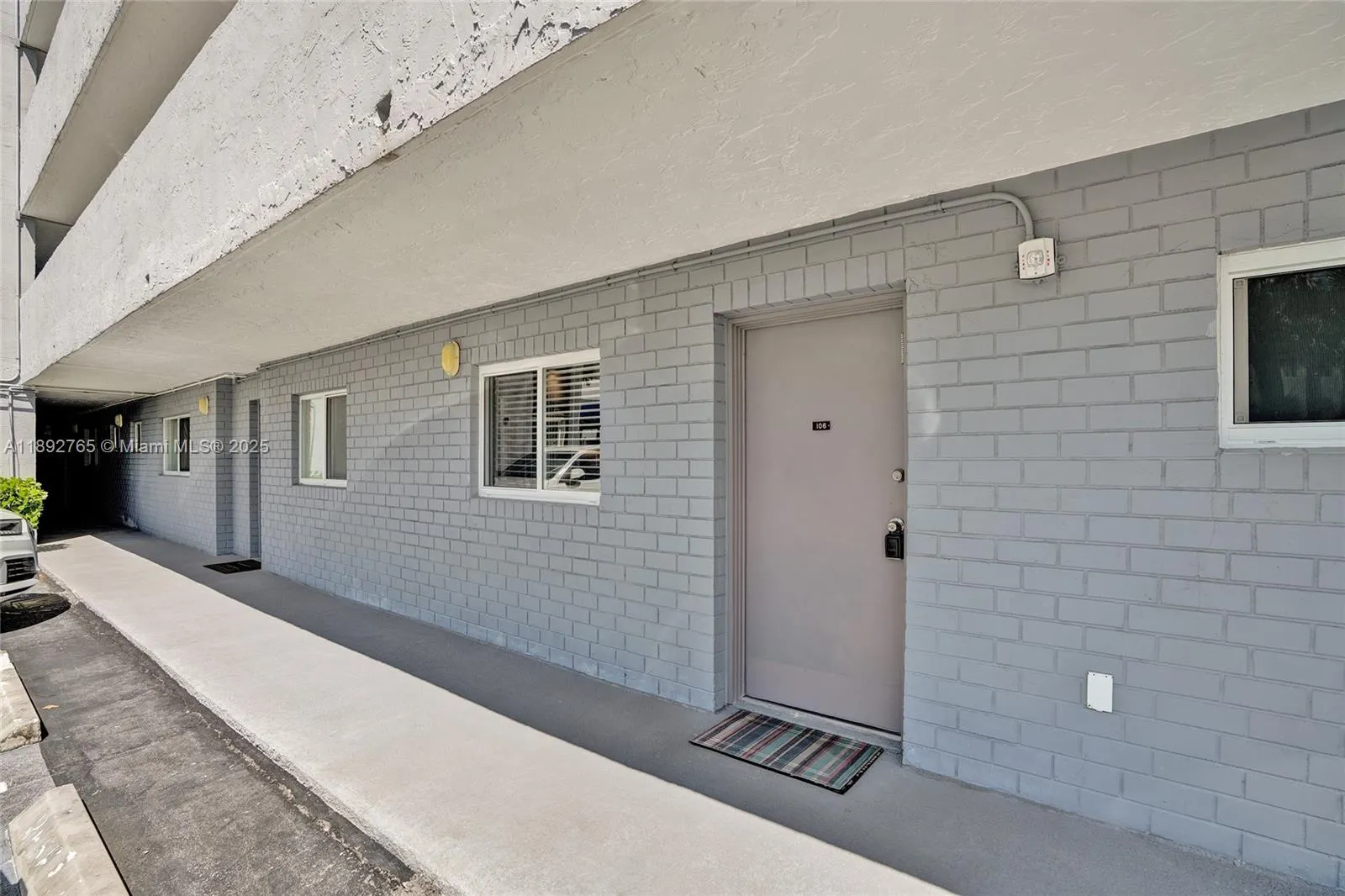 4000 NE 170 ST, #106