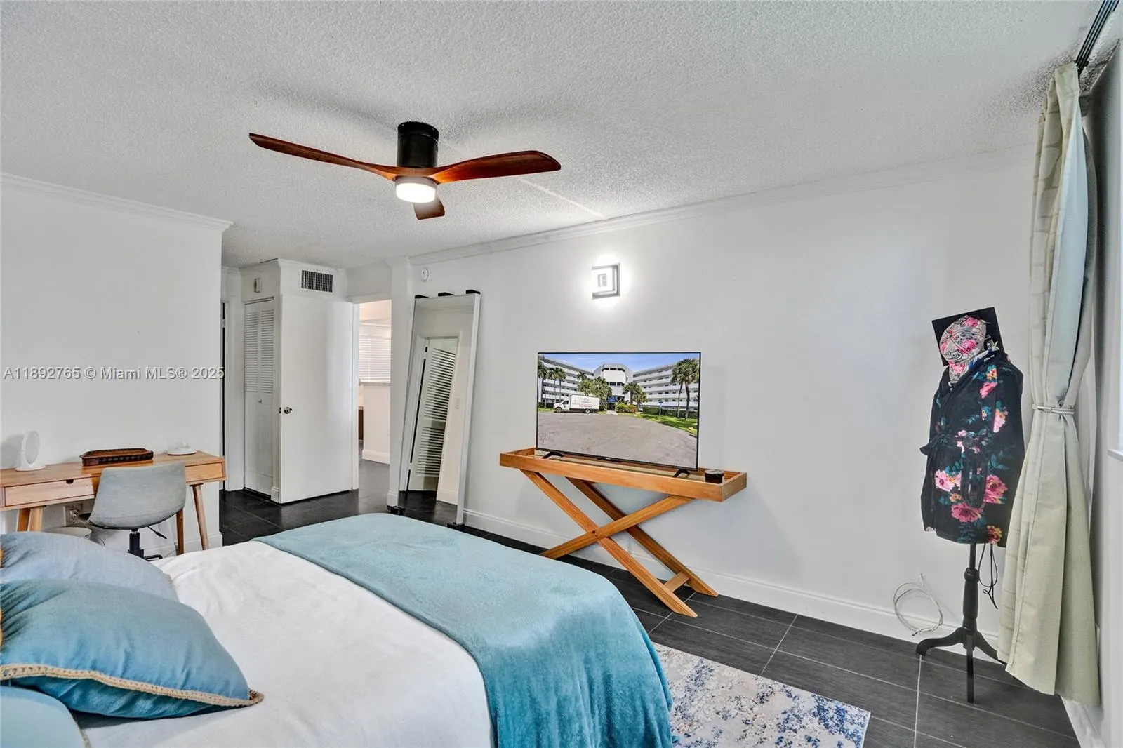 4000 NE 170 ST, #106