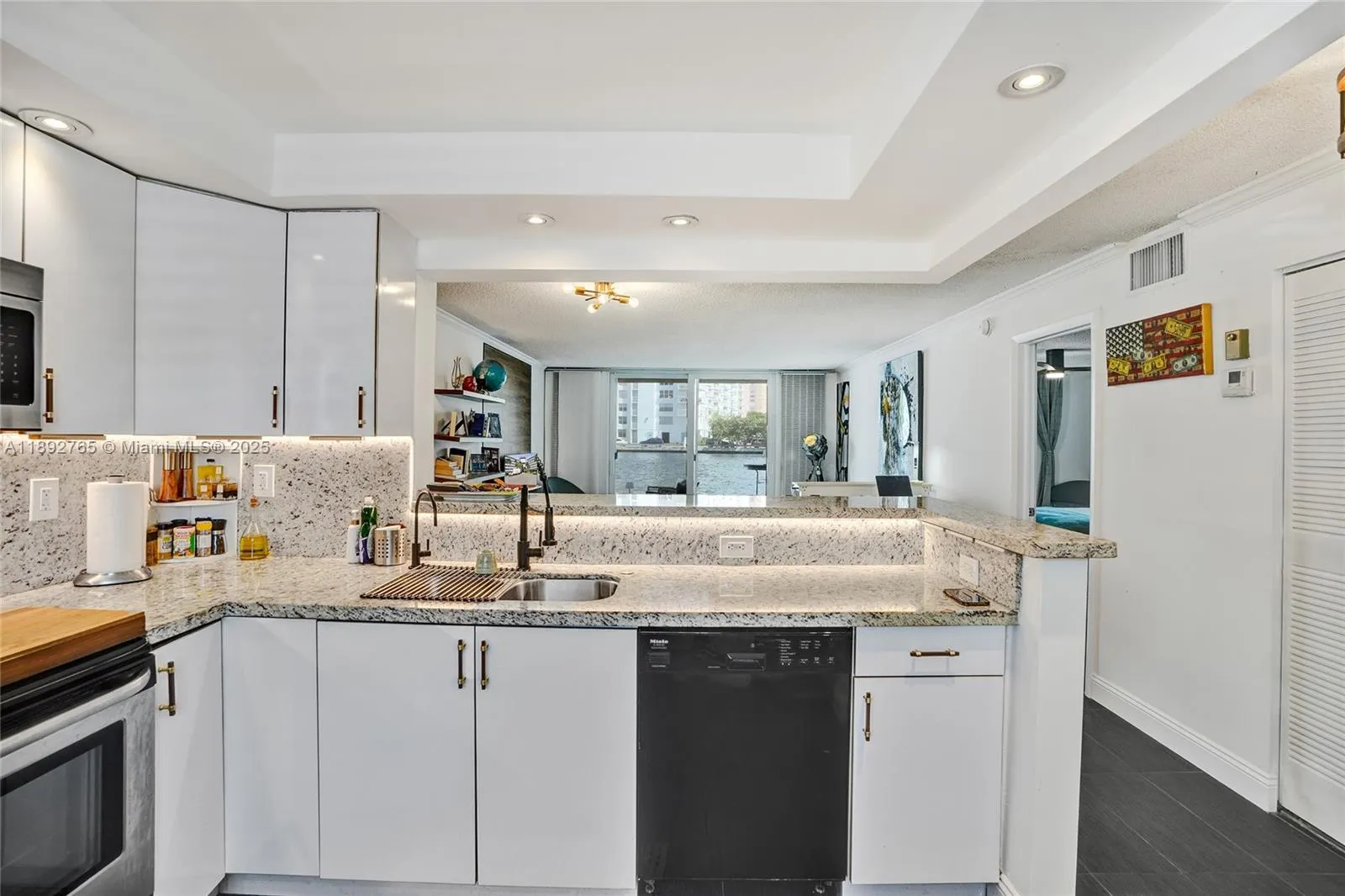 4000 NE 170 ST, #106