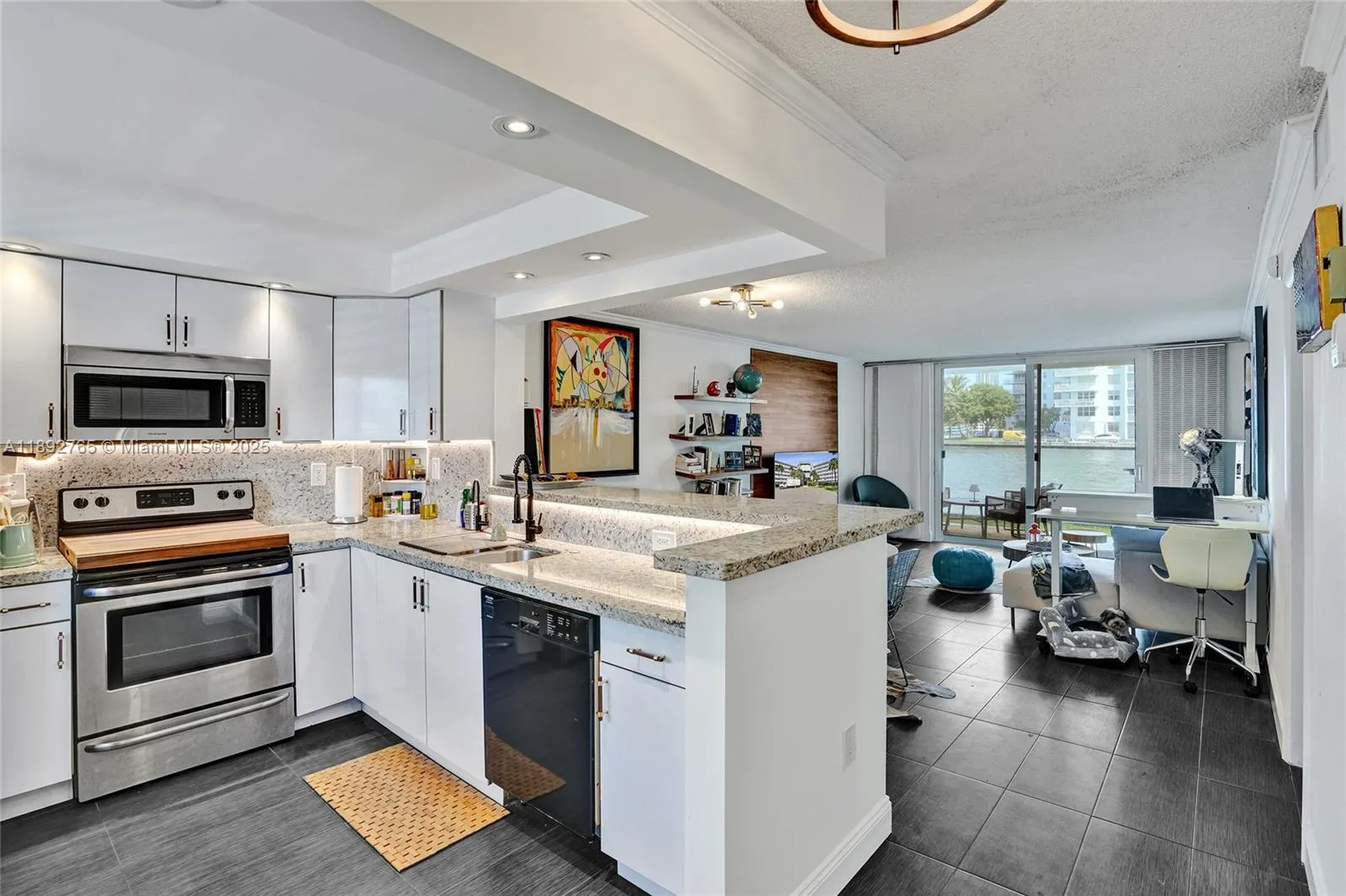 4000 NE 170 ST, #106