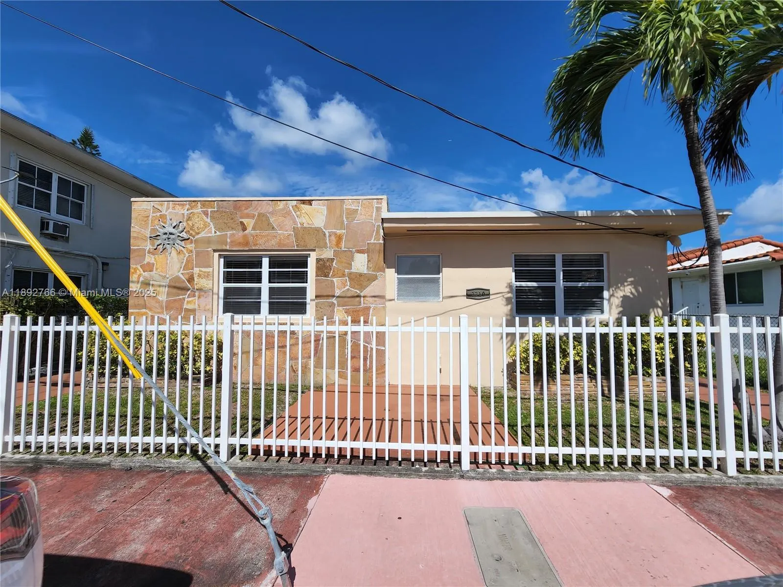 7710 Carlyle Ave, #1