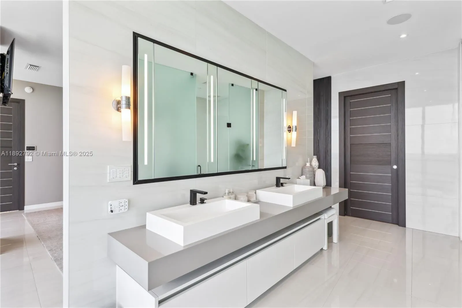 2200 N Ocean Blvd, #S2301