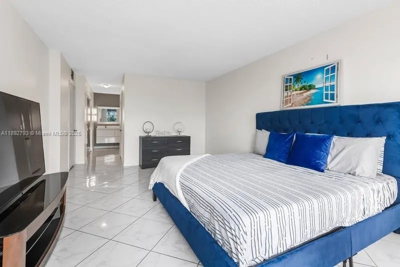 3800 S Ocean Dr, #410